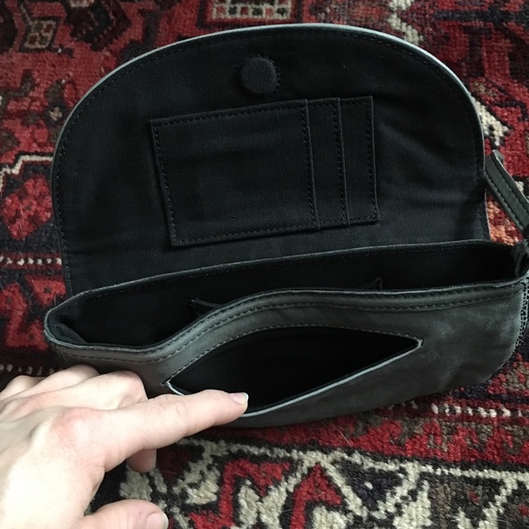 Lucky brand leather wristlet - Picture 4 of 6